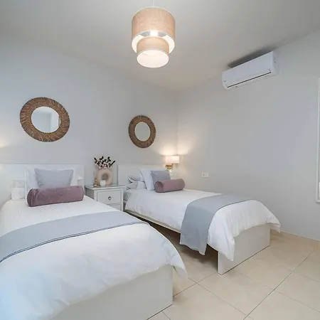 Lolita Villa *