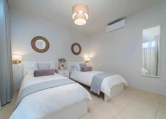 Lolita Villa *